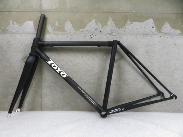 TOYO FRAMEのフレームセット、カーボン HAND MADE BY TOYO HYBRID ROAD 