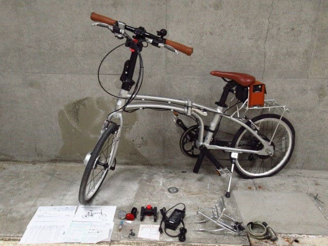 Daytona デイトナの DE01S 折り畳み式 電動アシスト自転車 シルバー色  